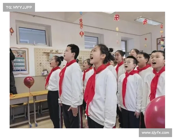 国歌奏响时,他们用身体为孩子撑起晴空 国歌奏响时,他们用身体为孩子撑起晴空